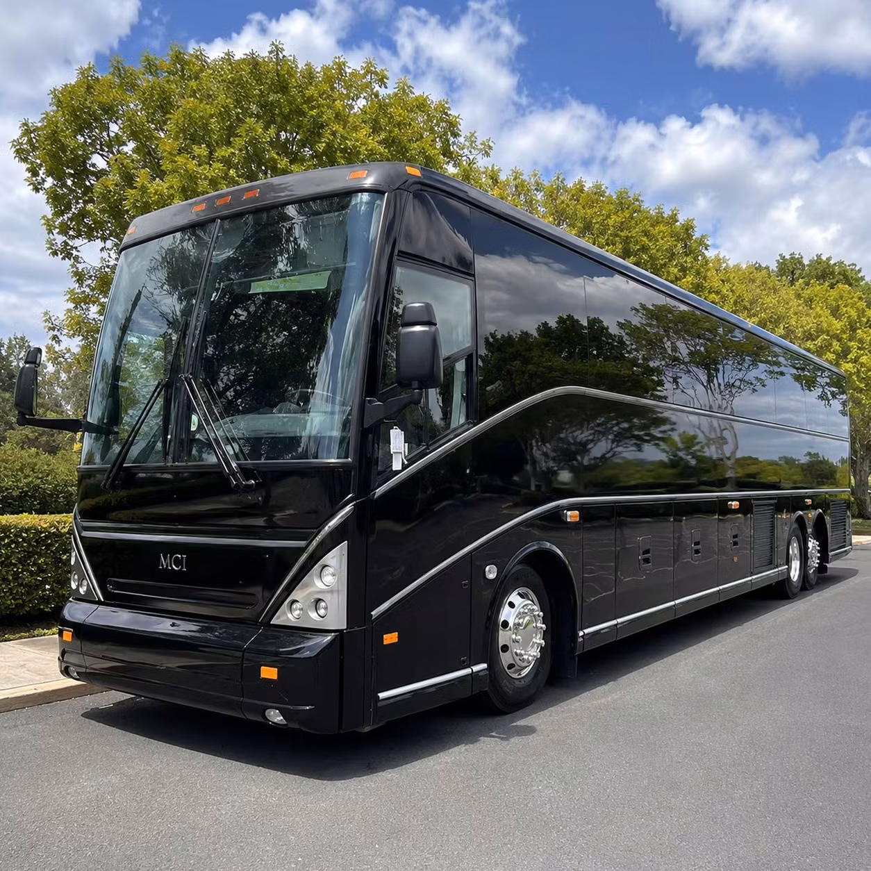 long distance and multi day corporate charter buses from bellevue