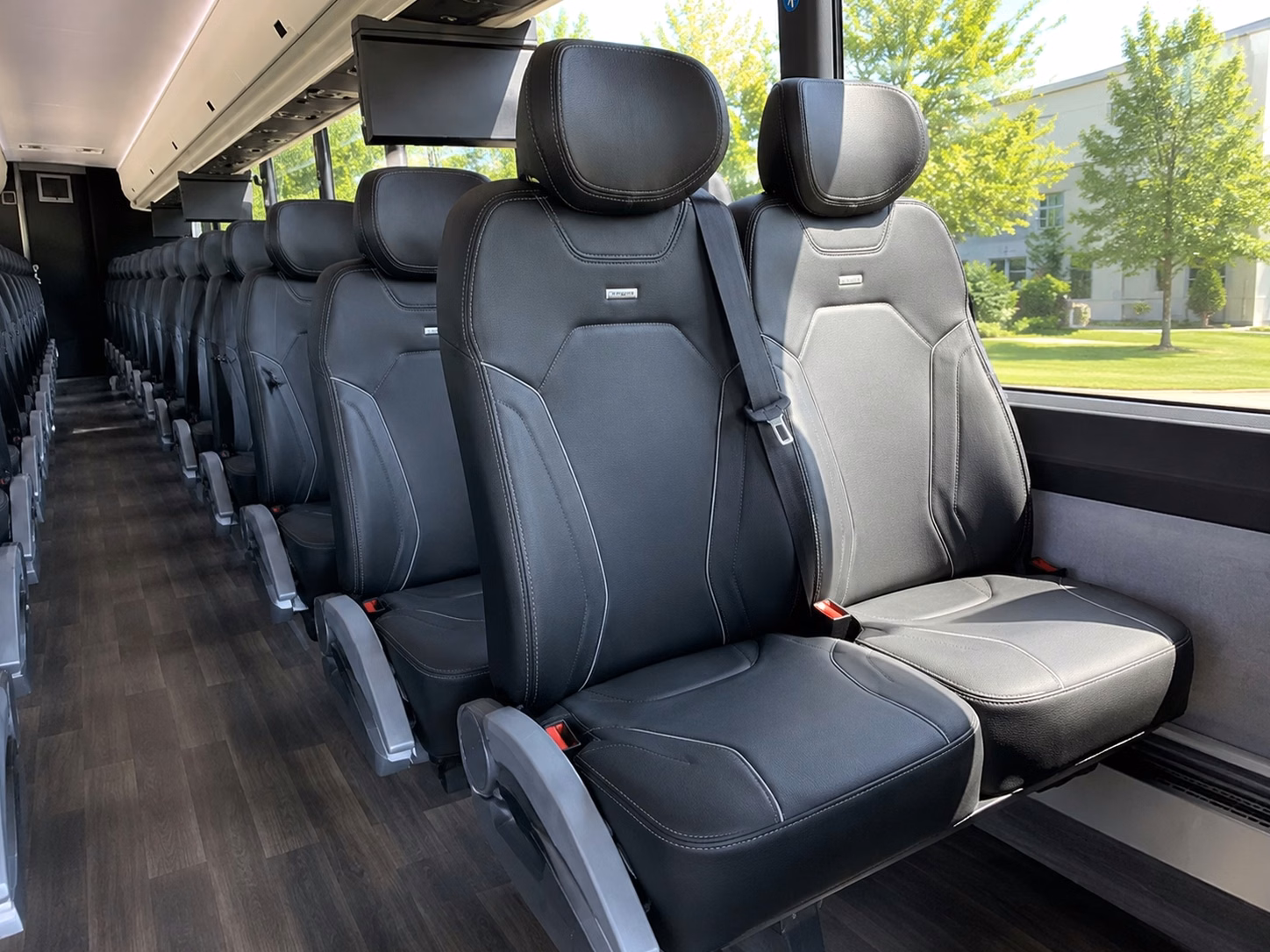 shuttle your wedding guests between bellevue hotels and ceremony venues without the headache